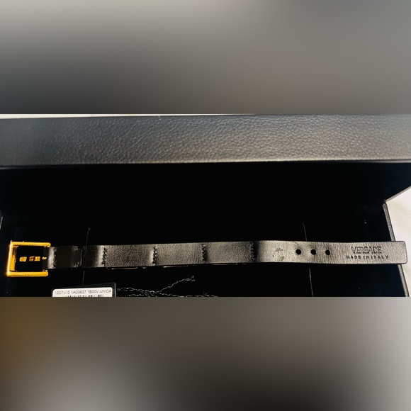 Versace Greca-Charm Black & Gold Detailed Buckle Adjustable Leather Bracelet - Picture 10 of 13